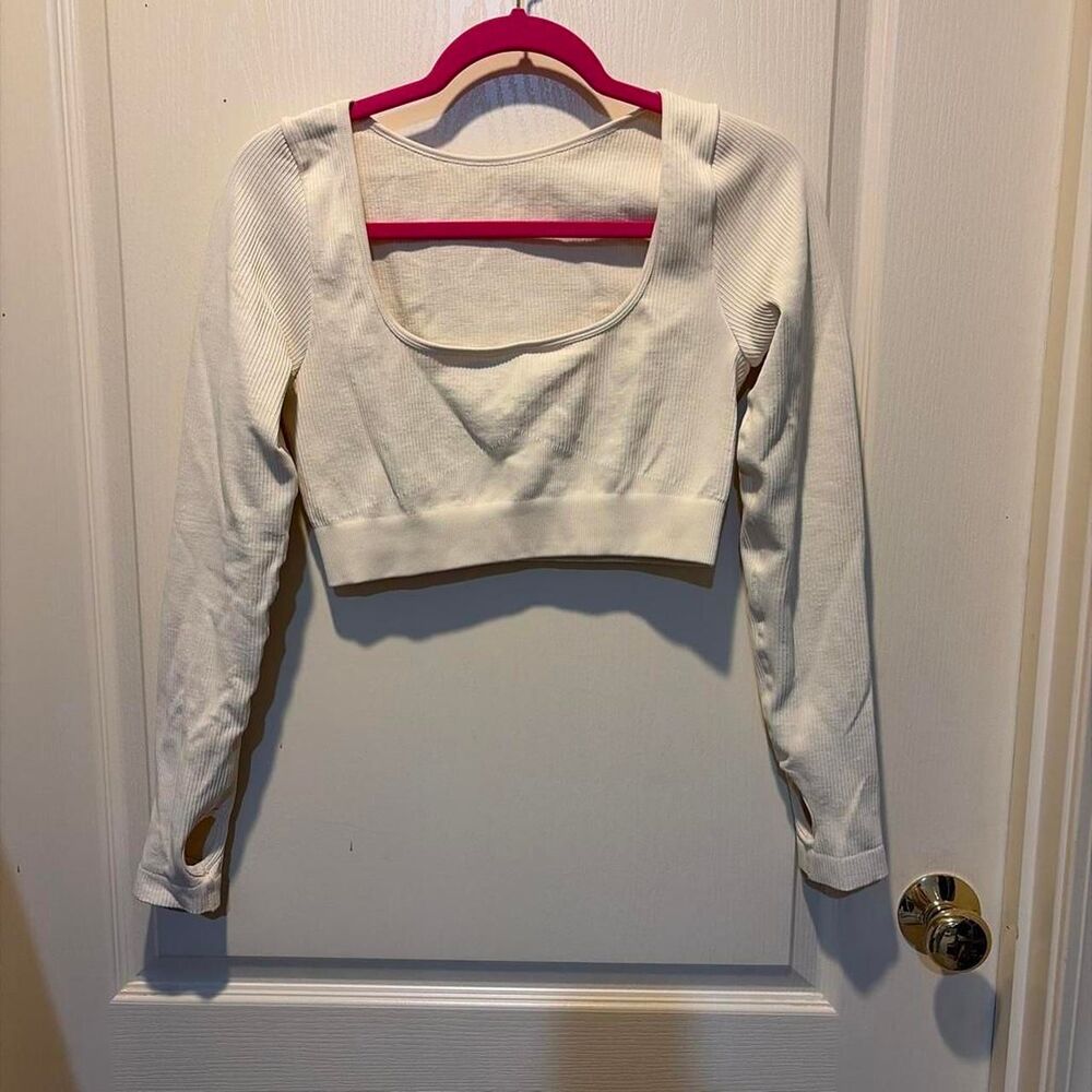 Unbranded Women's White and Cream Crop-top
